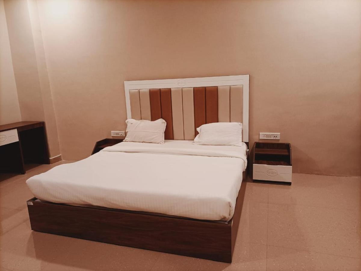 Hotel Emperor Paradise Bilaspur  Exterior photo