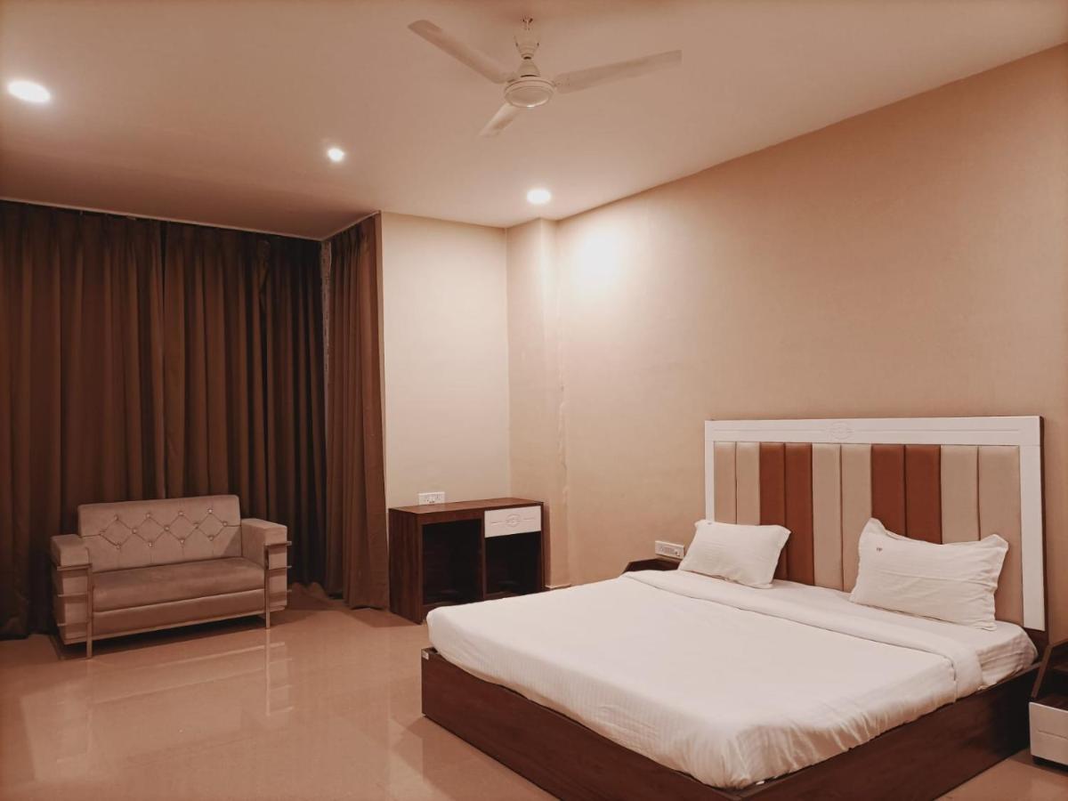 Hotel Emperor Paradise Bilaspur  Exterior photo